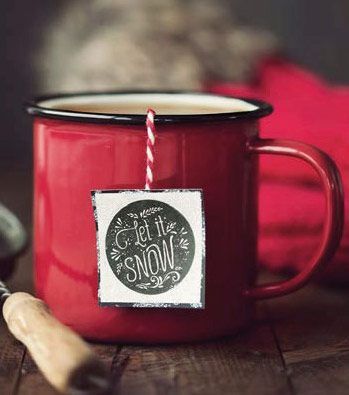 Taza roja con bolsa de té